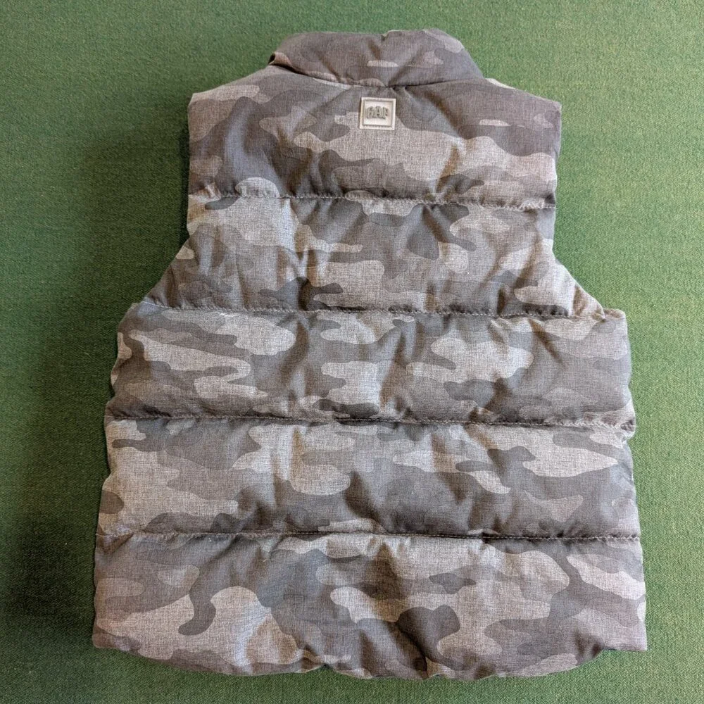 NWOT Boy's GAP Camo Puffer Vest 4T 💙